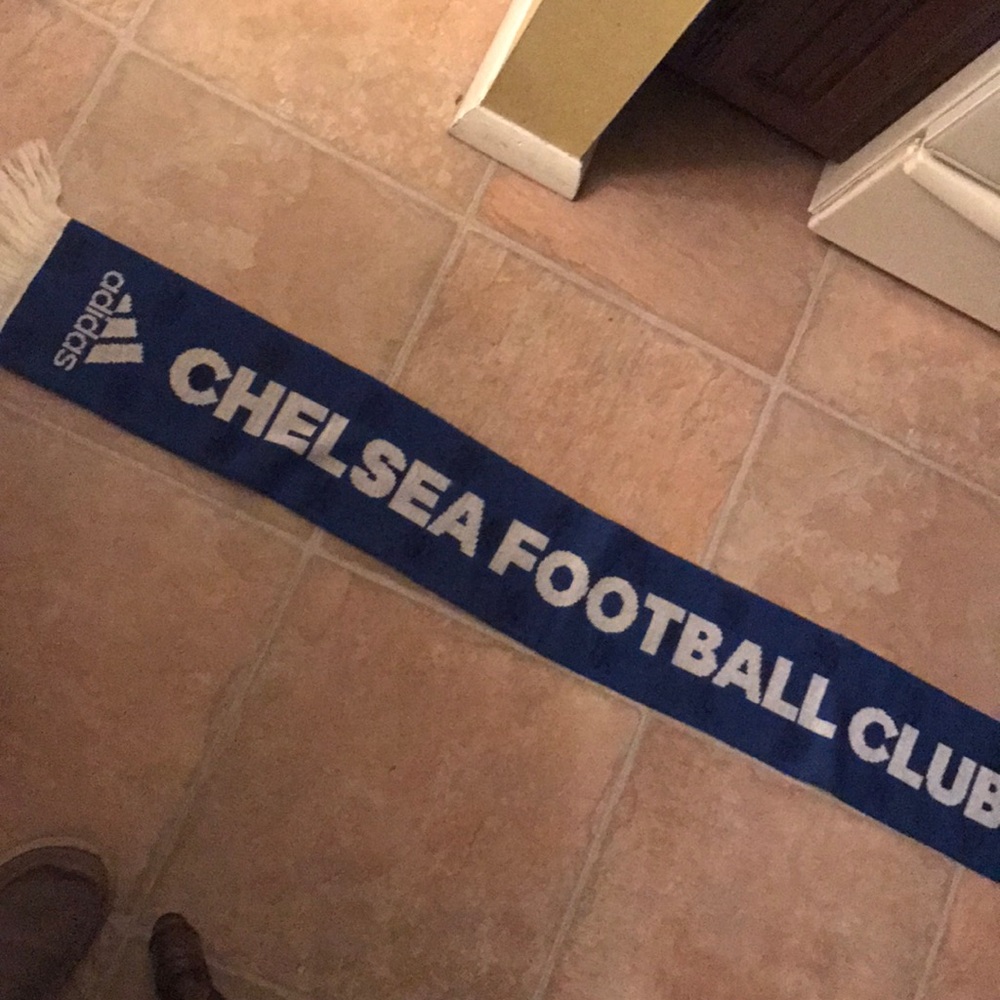 Adidas Chelsea football scarf